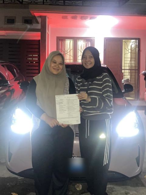 Serah terima mobil Geely kepada konsumen Alda Maulidia (5)